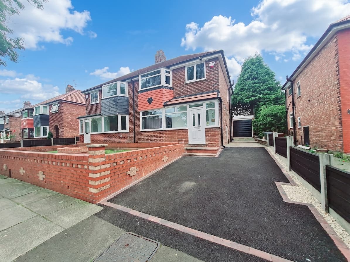 Hazel Road, Whitefield, M45