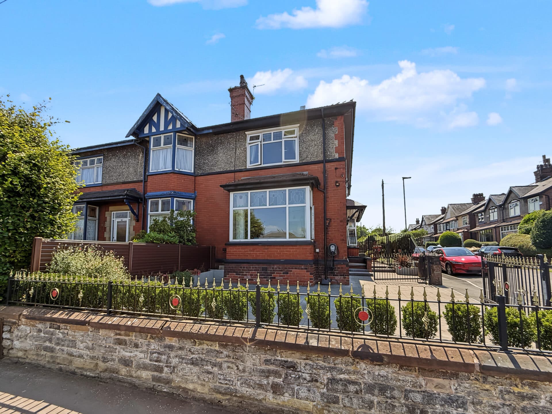 Dales Avenue, Whitefield, M45