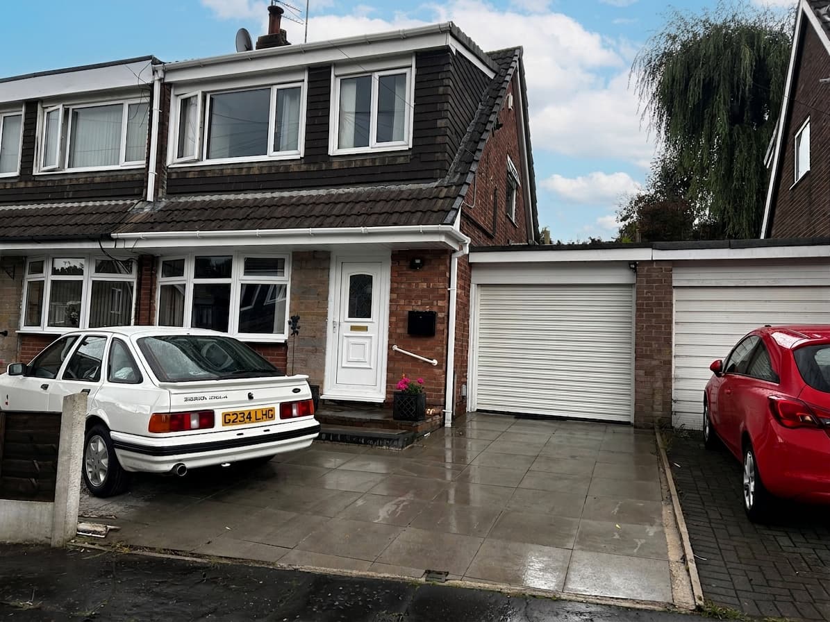 Nuttall Avenue, Whitefield, M45