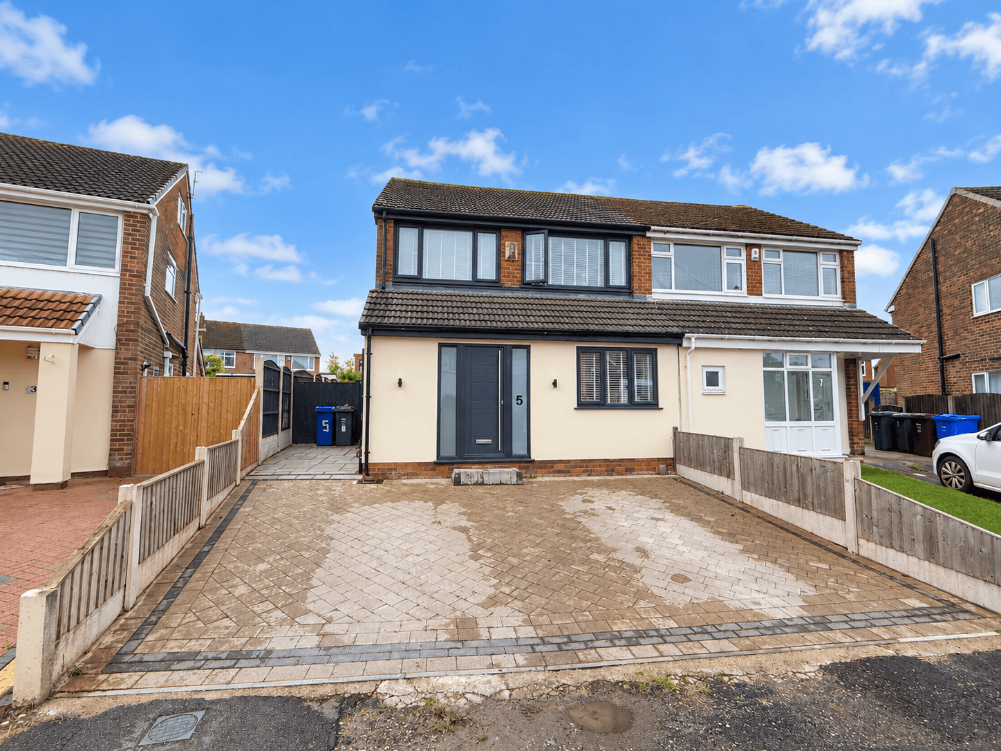 Lindrick Avenue, Whitefield, M45