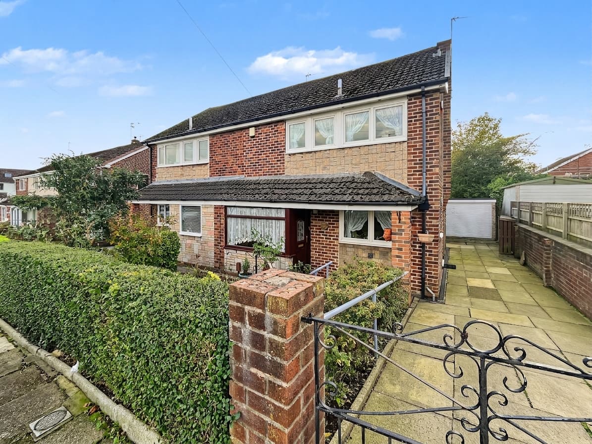 Chadderton Drive, Bury, BL9