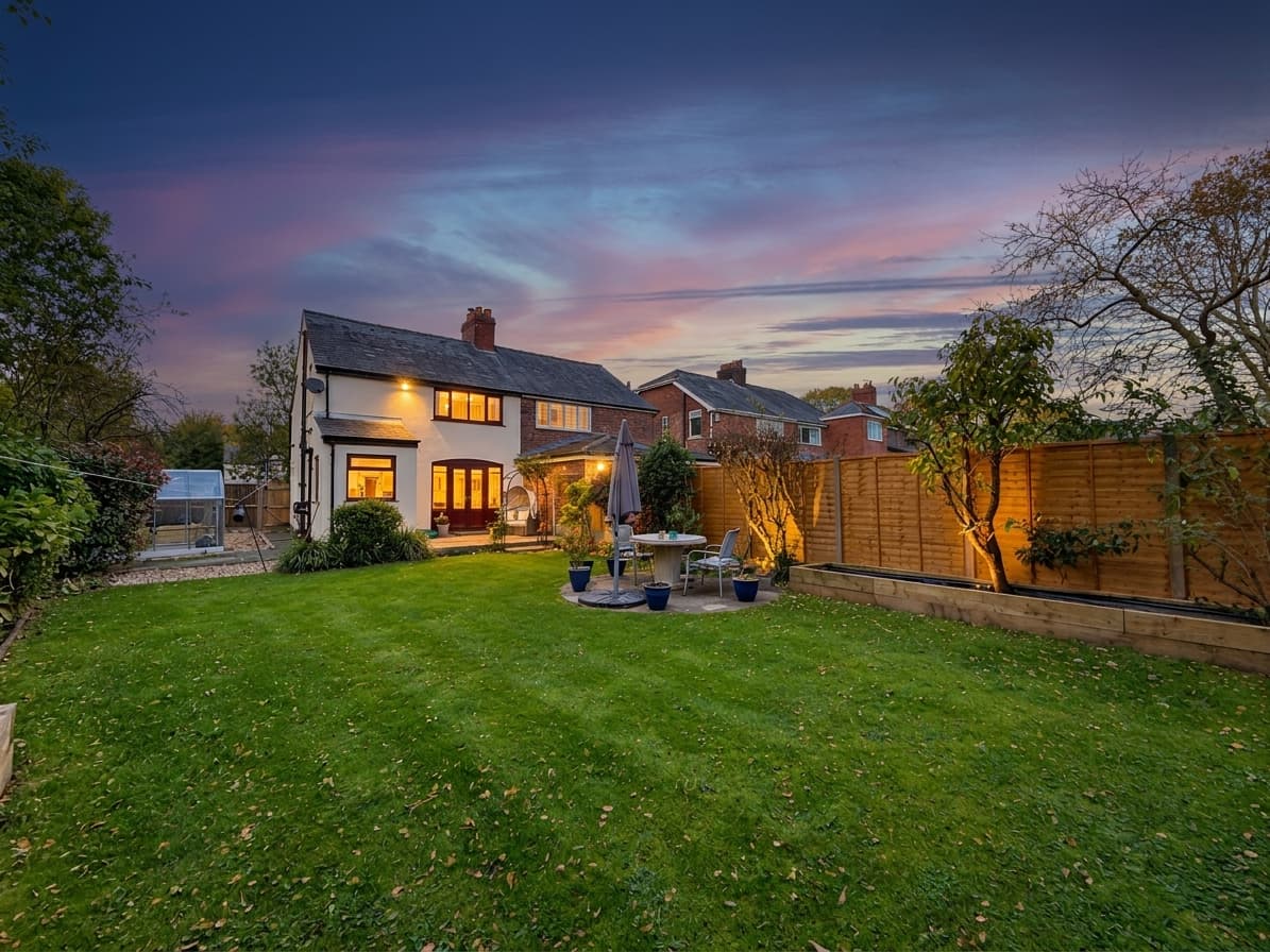 Willow Road, Prestwich, M25