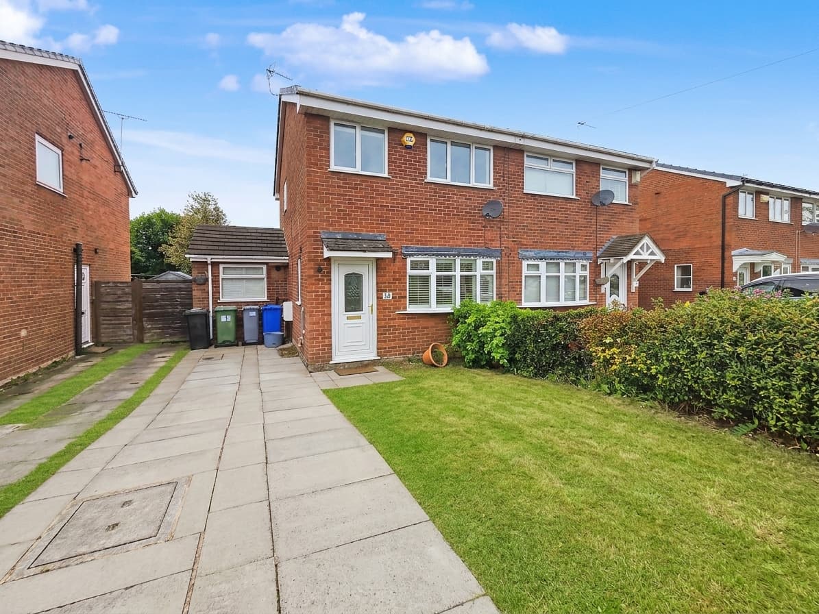 Drake Road, Broadheath, WA14